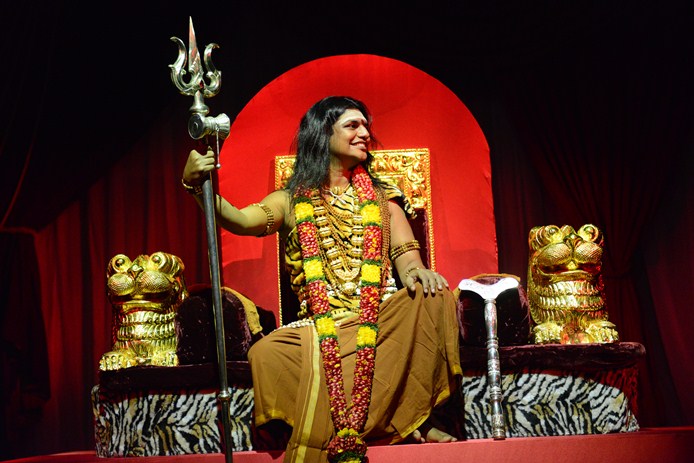 35. Swamiji gives darshan on Day 1 to all particpants 2_1